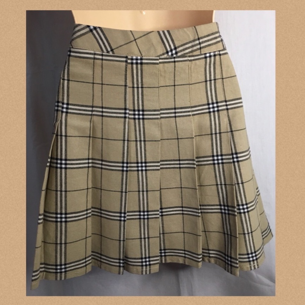 *Factorie* Size 12 Pleated check skirt in Alicia Neutral. - Picture 4 of 7